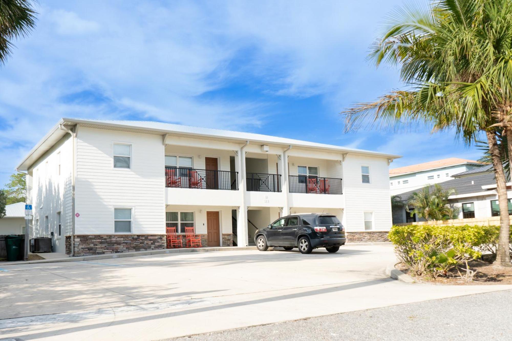 Sole Suite #1-2 Min To Beach-Patio & Courtyard Cocoa Beach Exterior photo